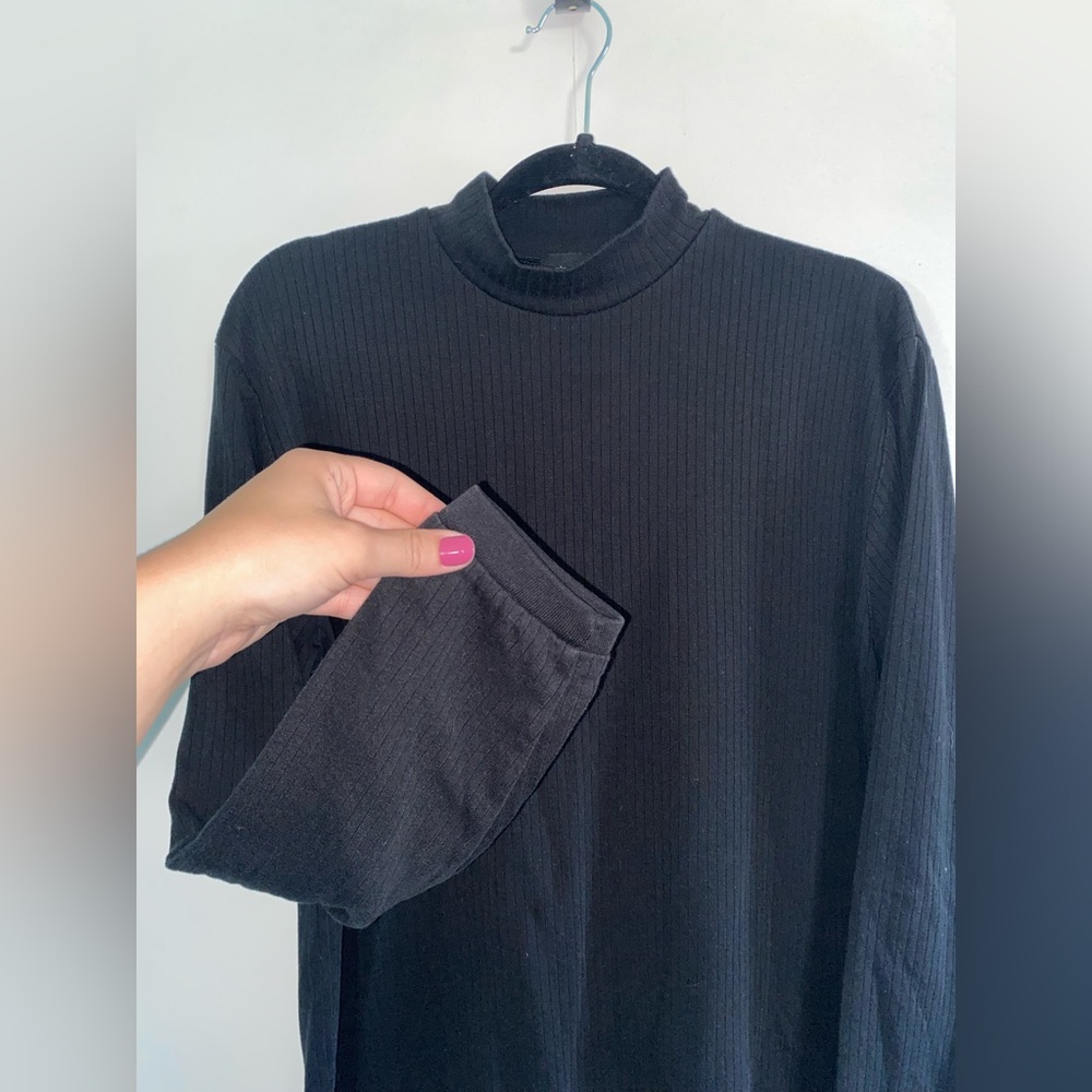 Claiborne Women’s Size Medium Mock-Turtleneck Ribbed Black Long-Sleeve Shirt